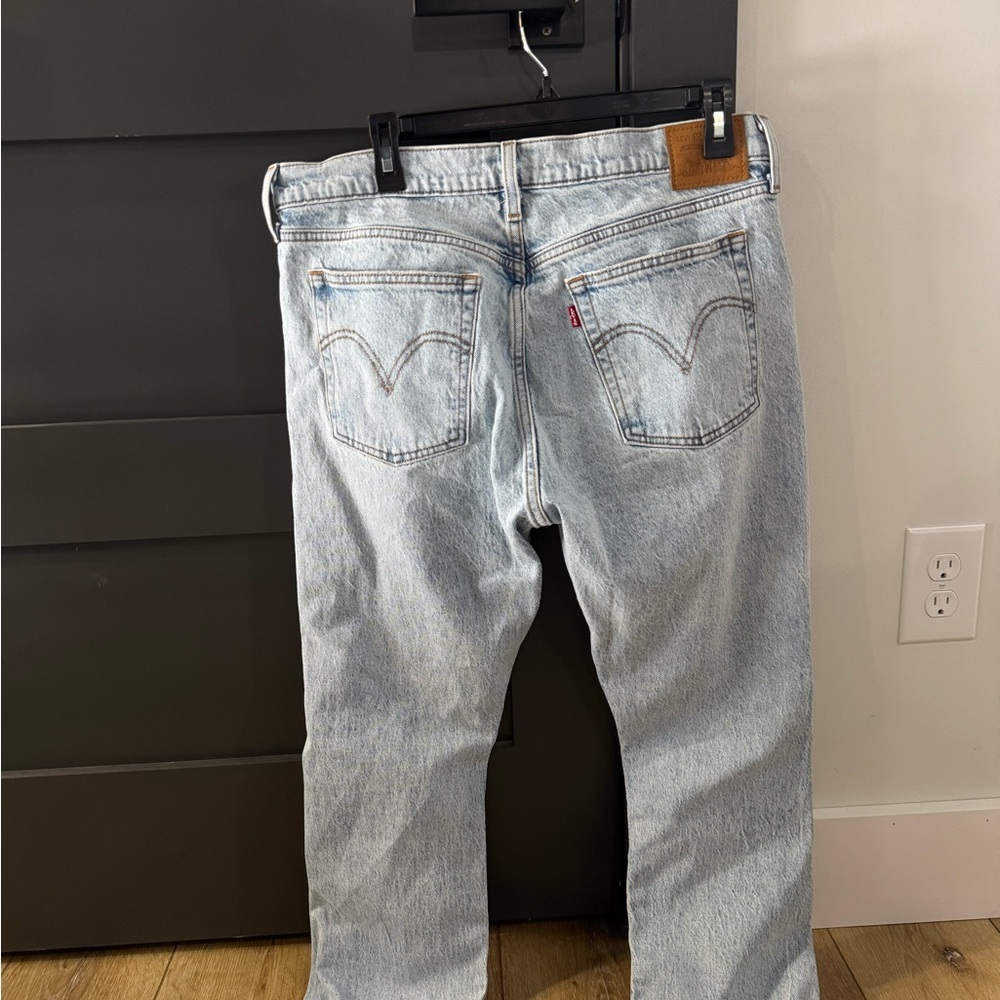 Levis Premium Jeans Womens Size 32x26 Light Stone Wash Wedgie Straight Fit - Picture 5 of 12